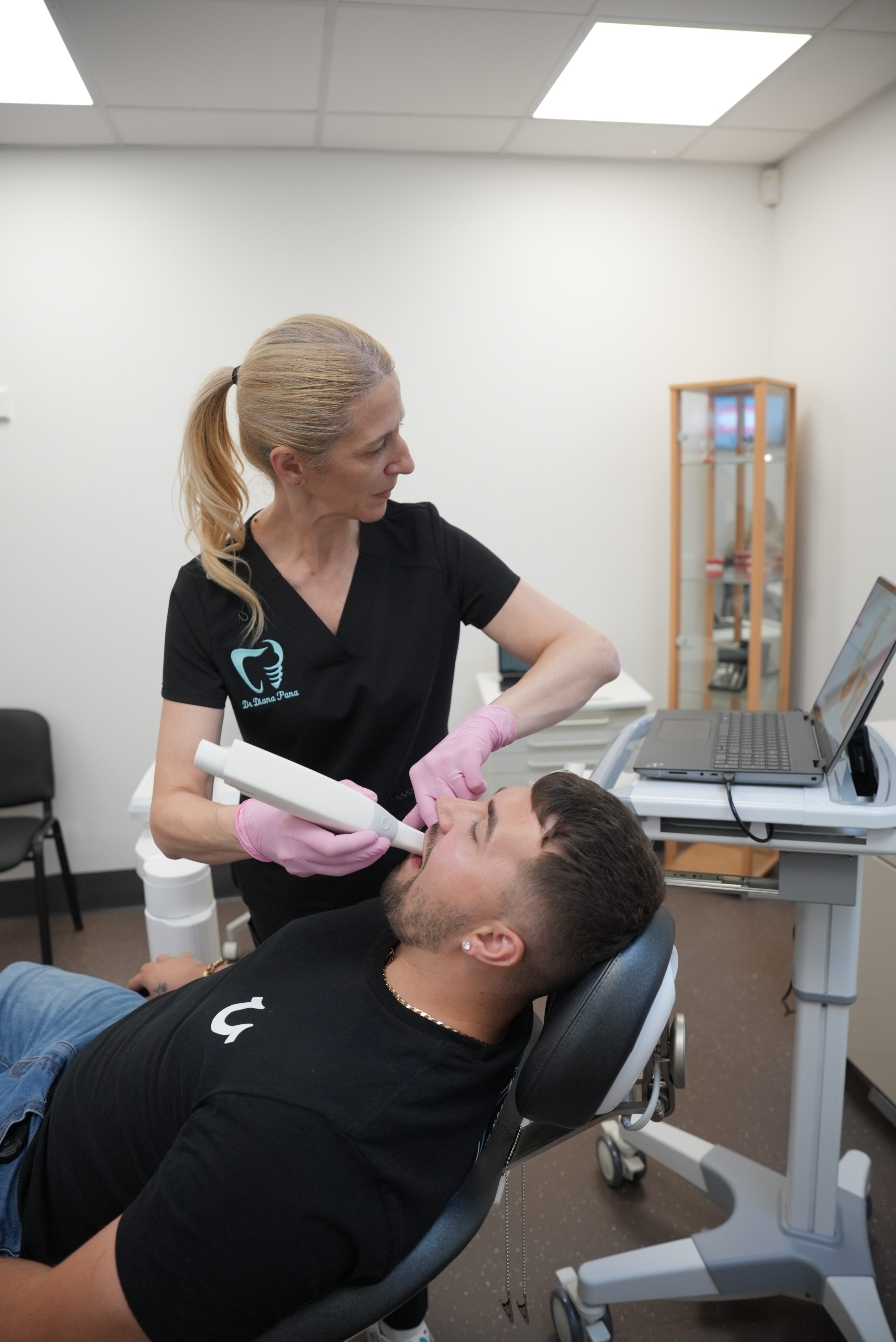 Intraoral Scanner in use at Kington Dental